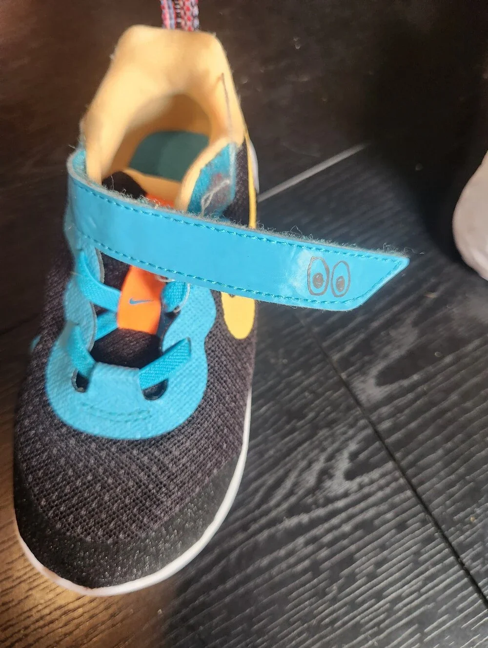 Toodler Boys NIKE SNEAKER SIZE 9